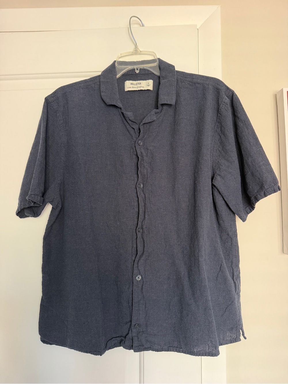Hollister Men’s Navy Blue Short-Sleeve Button-Down Shirt